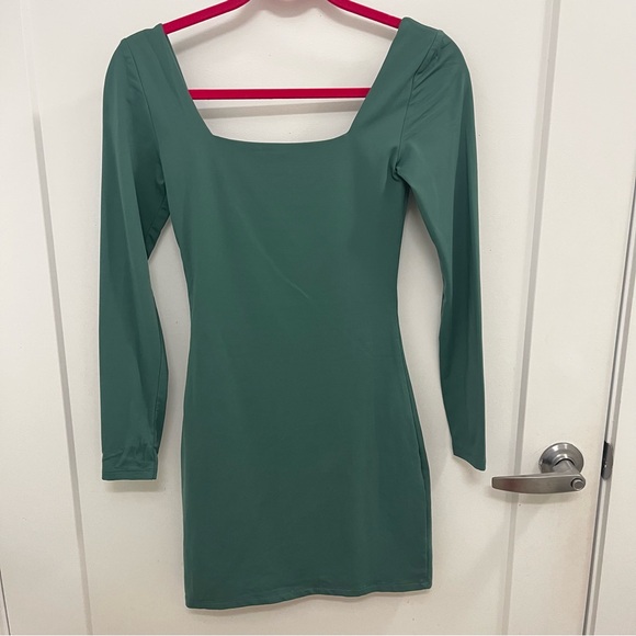 NWOT Babaton Aritzia Bodycon Dress, Green Dress, Size S - Picture 4 of 9